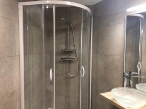 Ένα μπάνιο στο Hotel Victor Hugo