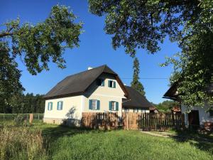 The building in which the holiday home is located
