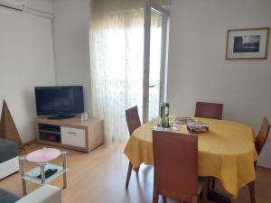 TV a/nebo společenská místnost v ubytování Apartment Mirela