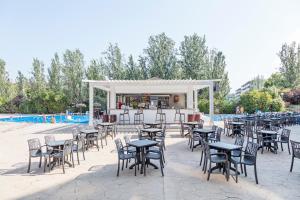 Bazén v ubytování Sol Costa Daurada nebo v jeho okolí