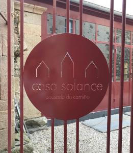 CASA SOLANCE في ساريا: وضع علامة على بوابة امام مبنى