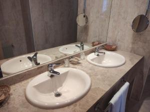 A bathroom at Hotel Ébora by Vivere Stays