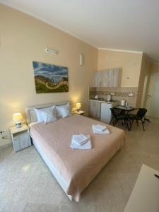 Ένα ή περισσότερα κρεβάτια σε δωμάτιο στο Apartmani Raskovic