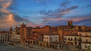 Fotografia z galérie ubytovania Hostal Martes Cáceres Plaza Mayor - Tercer piso SIN ascensor v destinácii Cáceres
