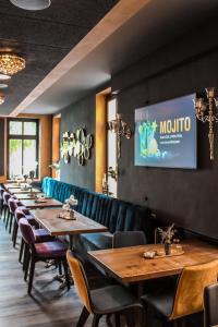 Posezení v ubytování Hotel Schwarzer Adler Jever