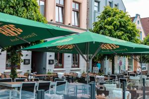 Restaurace v ubytování Hotel Schwarzer Adler Jever