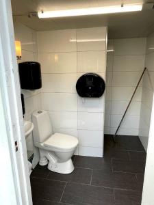 Koupelna v ubytování Ylserod Camping + 29 fotografií