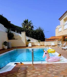 The swimming pool at or close to Apartamentos Buenavista II