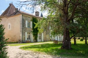 Photo de la galerie de l'établissement Chateau La Rochette, à Lisle