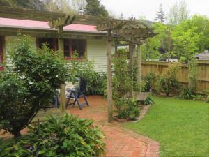 Gallery image of Twin Totara Cottage in Upper Hutt +9 photos