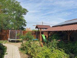 スフントゥ・ゲオルゲにあるCasa de vacanta Spiritul Delteiのギャラリーの写真 +51枚の写真