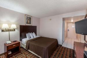 Postel nebo postele na pokoji v ubytování Days Inn by Wyndham Amarillo East