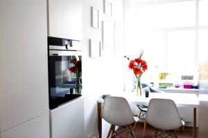 Η κουζίνα ή μικρή κουζίνα στο Schöne ruhige Wohnung zentral gelegen! +17 φωτογραφίες