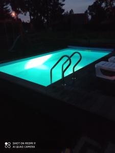 Swimming pool sa o malapit sa Pokoje u Wiktorii