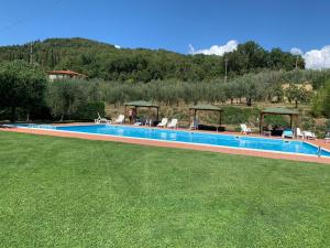 Bazén v ubytování residence San miniato nebo v jeho okolí