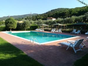 Bazén v ubytování residence San miniato nebo v jeho okolí