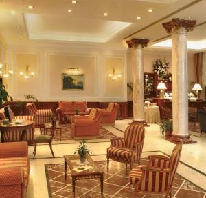 Ο χώρος του lounge ή του μπαρ στο Andreola Central Hotel