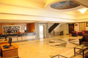 Posezení v ubytování Regency Kanchipuram by GRT Hotels