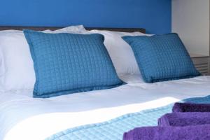 Postel nebo postele na pokoji v ubytování Colonsay Cabin