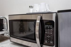 Kuchyň nebo kuchyňský kout v ubytování Downtown View 4 Sleepers Studio- Great for Getaway + 24 fotografií