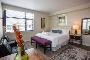 Postel nebo postele na pokoji v ubytování Next to San Diego Downtown - Cali King Size Studio