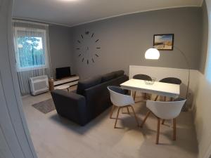 A seating area at Jade Vendégház
