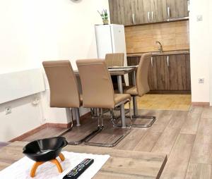 Kuhinja ili čajna kuhinja u objektu Apartmani Lavanda +2 fotografije