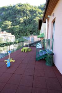 A balcony or terrace at Apartment Lake Maggiore - ITALIA