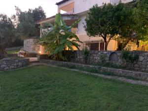 Zahrada ubytování Olive stone Villa