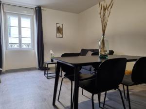 Coin salon dans l'établissement Osemae Immobilier - Redon Port-Chatelêt