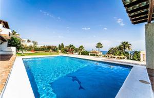 Basen w obiekcie 3 Bedroom Gorgeous Home In Estepona lub w pobliżu
