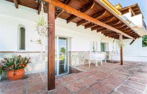 Balkon lub taras w obiekcie 3 Bedroom Gorgeous Home In Estepona