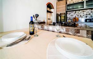 Napoje w obiekcie 3 Bedroom Gorgeous Home In Estepona