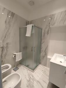 A bathroom at Finestre in piazza