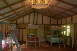 Palanda nebo palandy na pokoji v ubytování Aventura Rincon Ecolodge