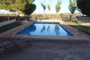 Bazén v ubytovaní Casa Rural La Rosa de los Vientos alebo v jeho blízkosti