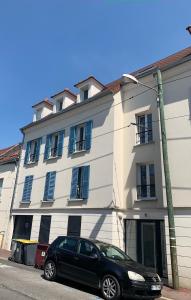 Το κτήριο όπου στεγάζεται  το διαμέρισμα