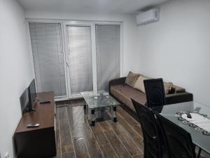 Fotografie z fotogalerie ubytování Apartmani SIMIC Lux Srebrno Jezero v destinaci Kisiljevo + 7 fotografií