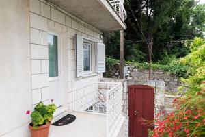 Ein Garten an der Unterkunft Guesthouse Matusic