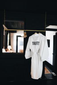Certifikát, hodnocení, plakát nebo jiný dokument vystavený v ubytování The Truitt
