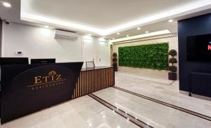 Lobi atau kawasan kaunter penerimaan di Etiz Hotels & Residences