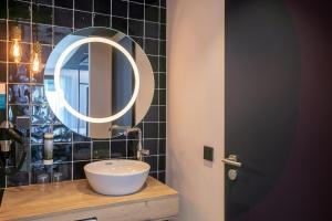 Kúpeľňa v ubytovaní H2 Hotel Budapest