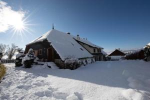 Το le Relais des Bornes - Gîte & Spa τον χειμώνα