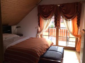 Postel nebo postele na pokoji v ubytování Mountain View Rooms