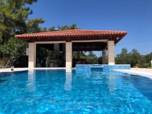 Piscina di Fiore di Rodi - Private Pool, Jacuzzi and Barbecue o nelle vicinanze
