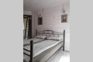 Postel nebo postele na pokoji v ubytování Private cottage house near Ljubljana