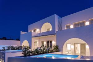 Kolam renang di atau dekat dengan Alti Santorini Suites - Caldera View