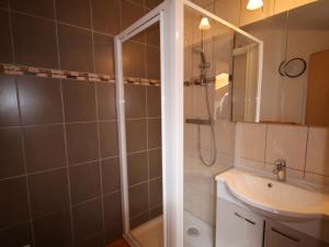 Vannas istaba naktsmītnē Appartement Hauteluce, 3 pièces, 8 personnes - FR-1-293-66