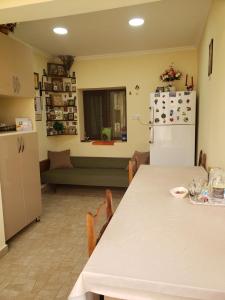 A cozinha ou kitchenette de Guest House Nanu