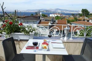 Balkón nebo terasa v ubytování Ascot Hotel Büyükada
